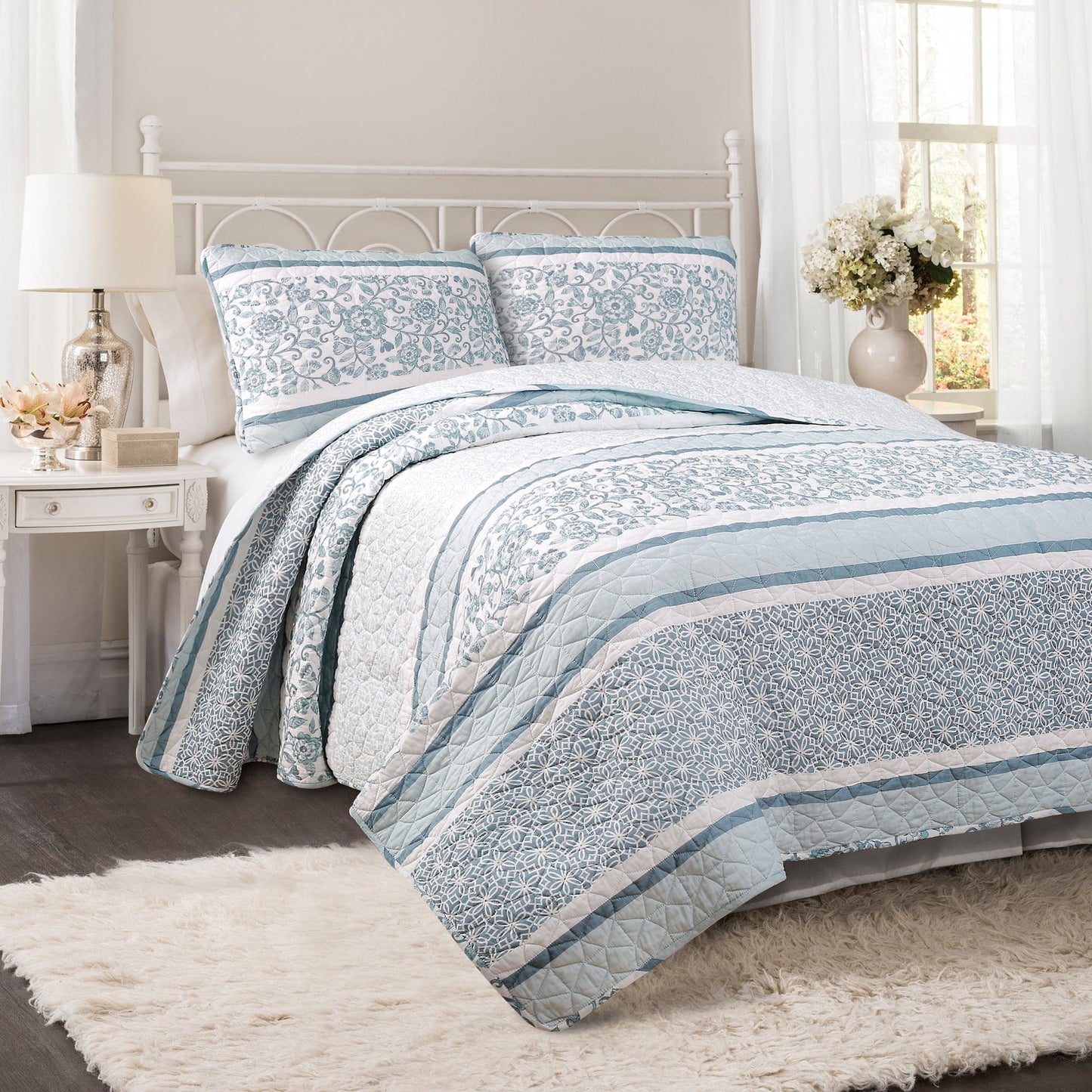 Nisha 3 Piece Quilt Set