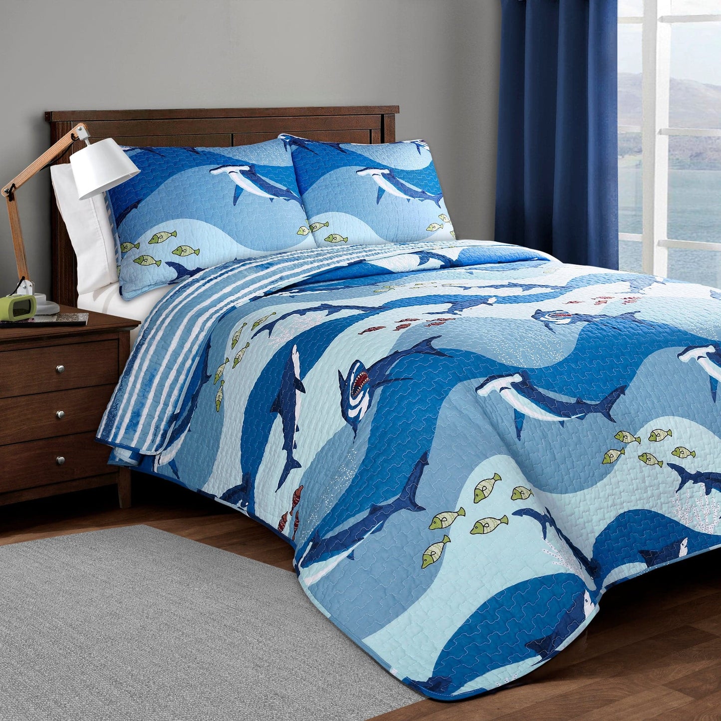 Shark All Over Quilt Set