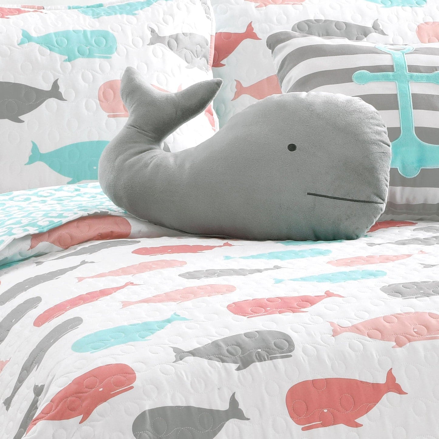 Whale Quilt 5 Piece Set Full/Queen Size