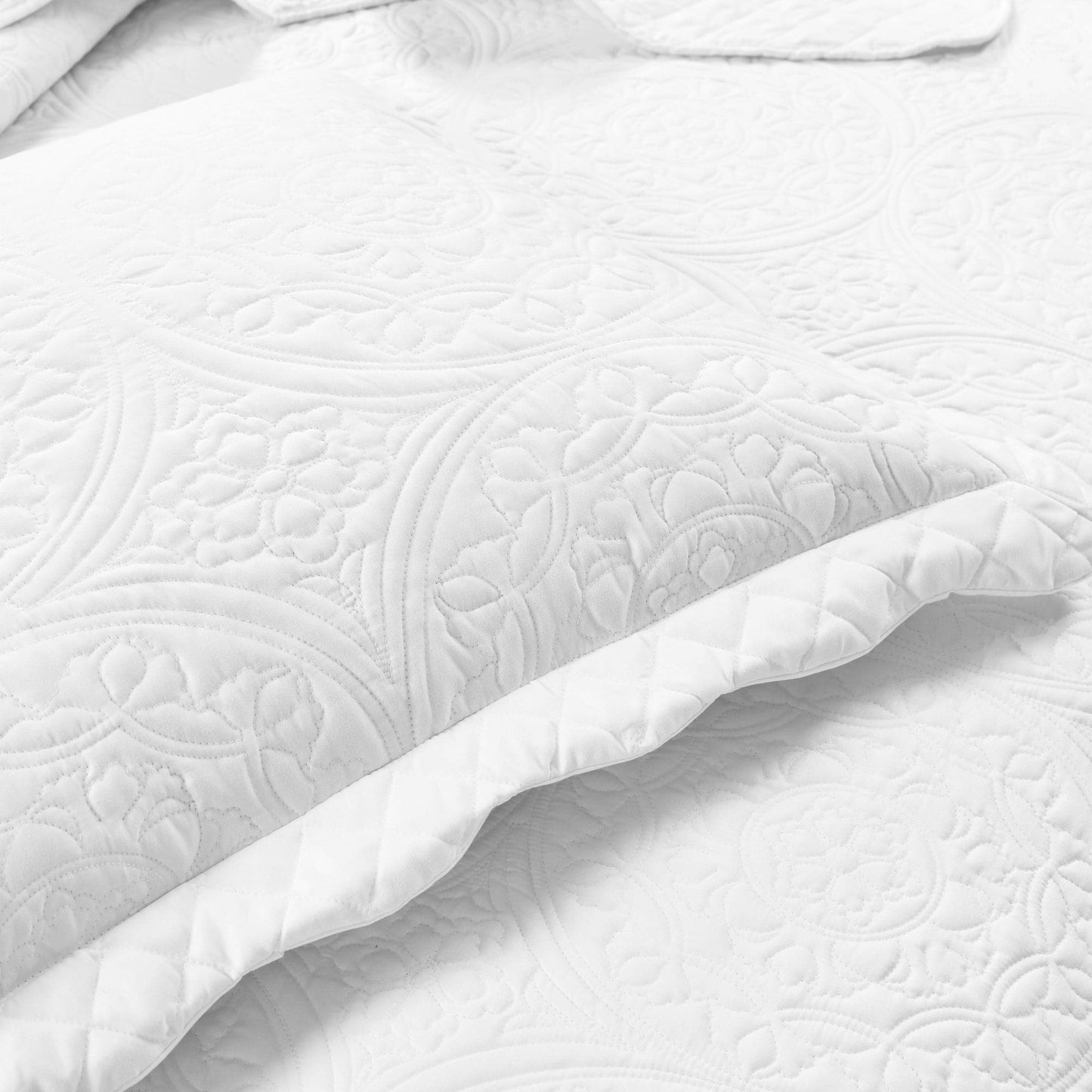 Medallion Scalloped Edge Oversized Bedspread Set