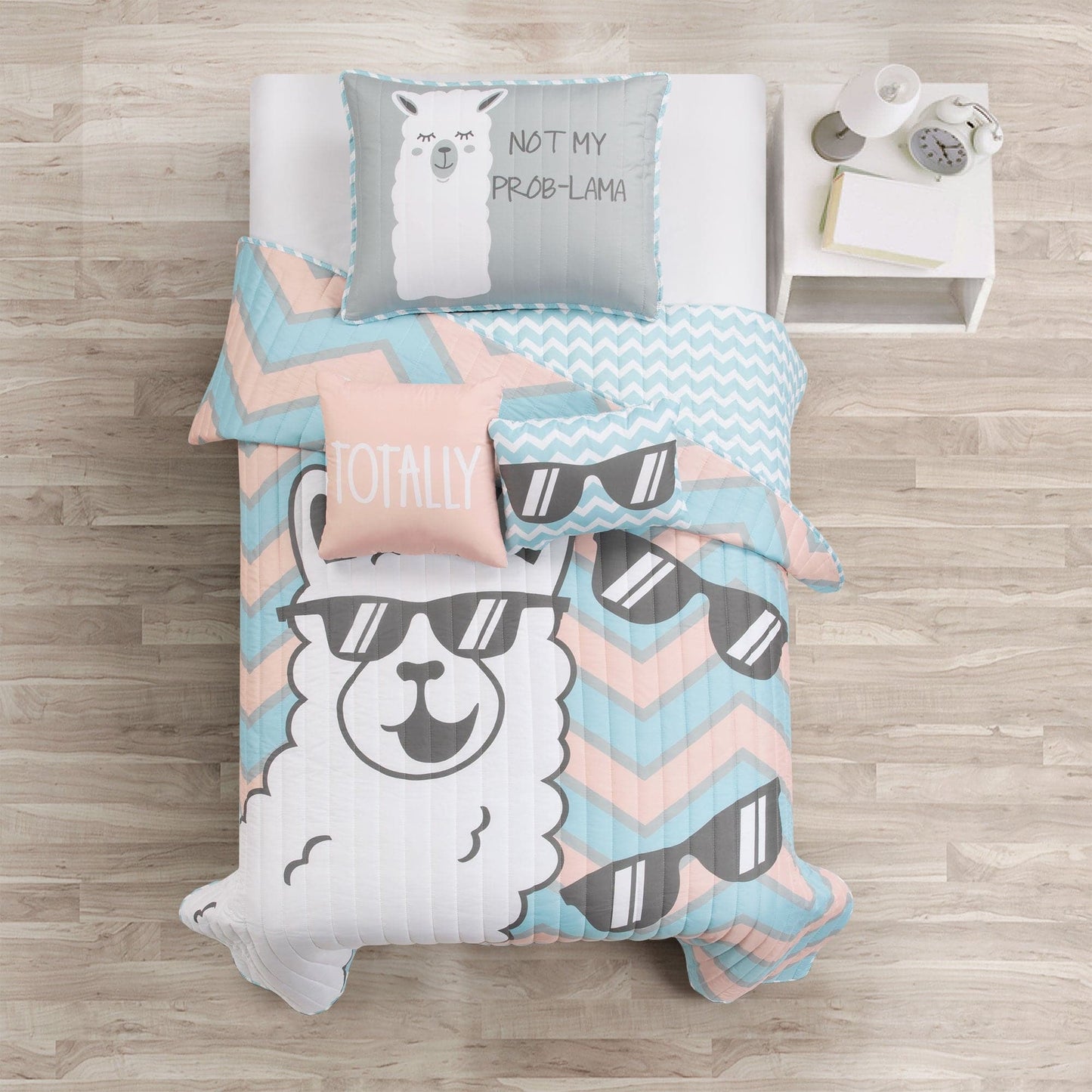 Cool As Llama Reversible Quilt Set