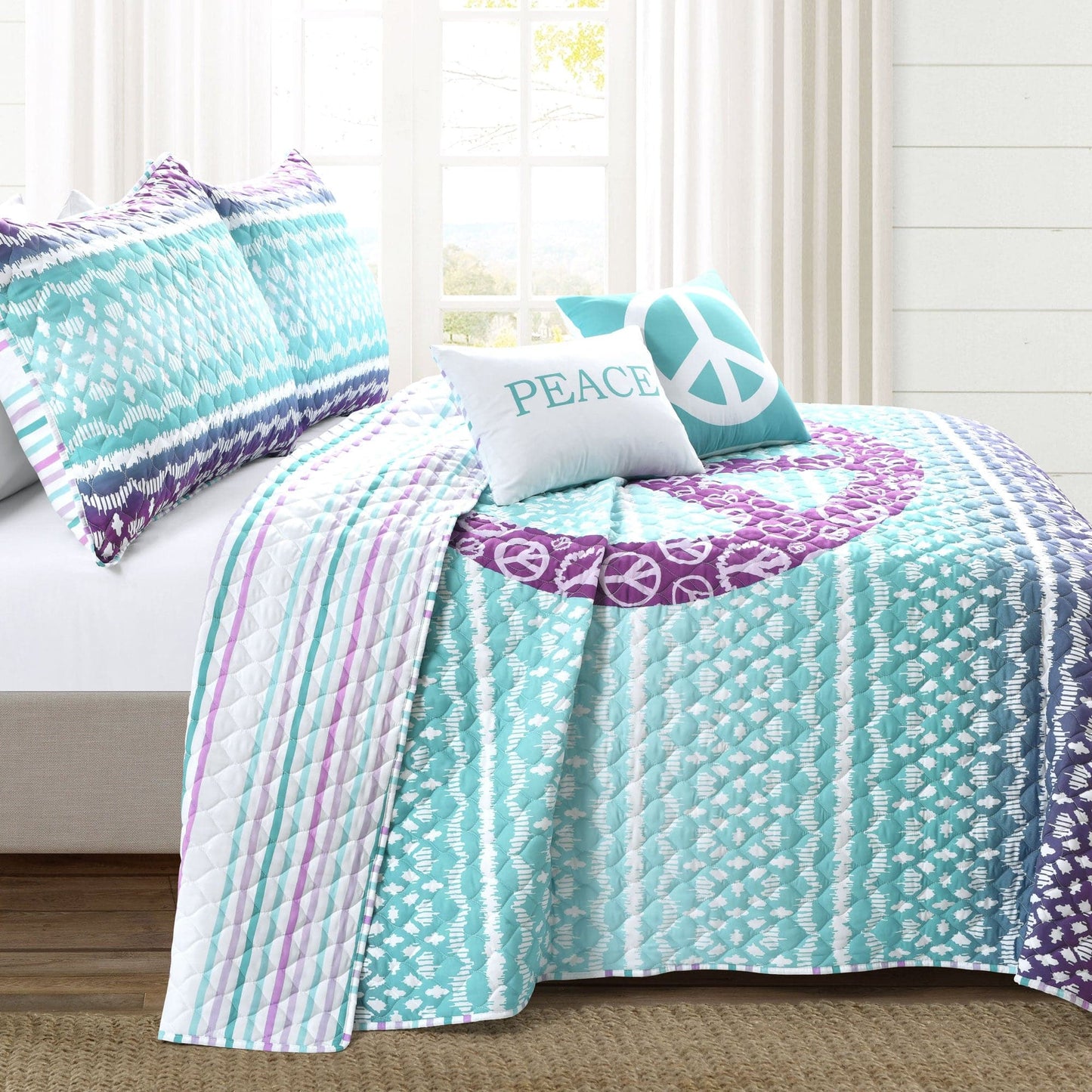 Peace Ombre Reversible Quilt Set