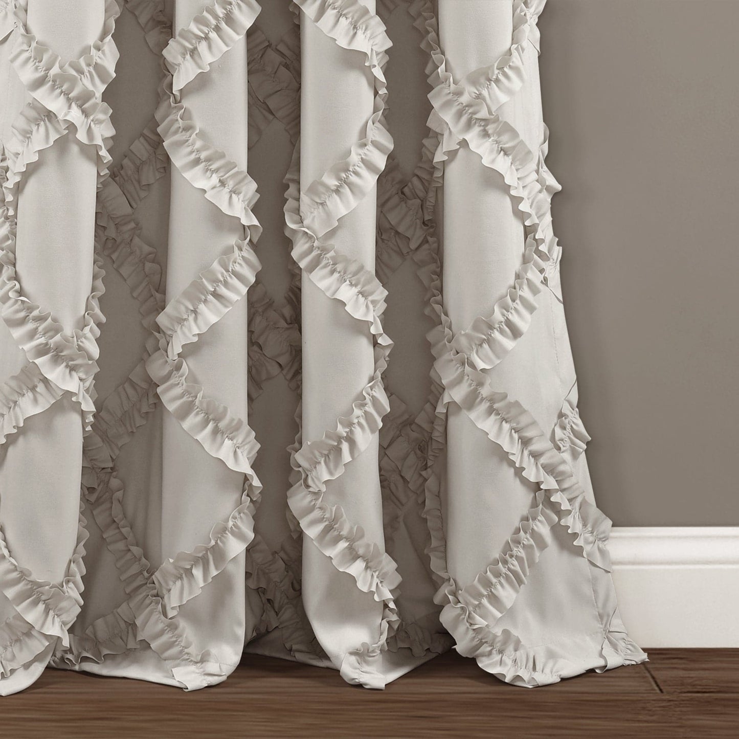 Ruffle Diamond Window Curtain Set