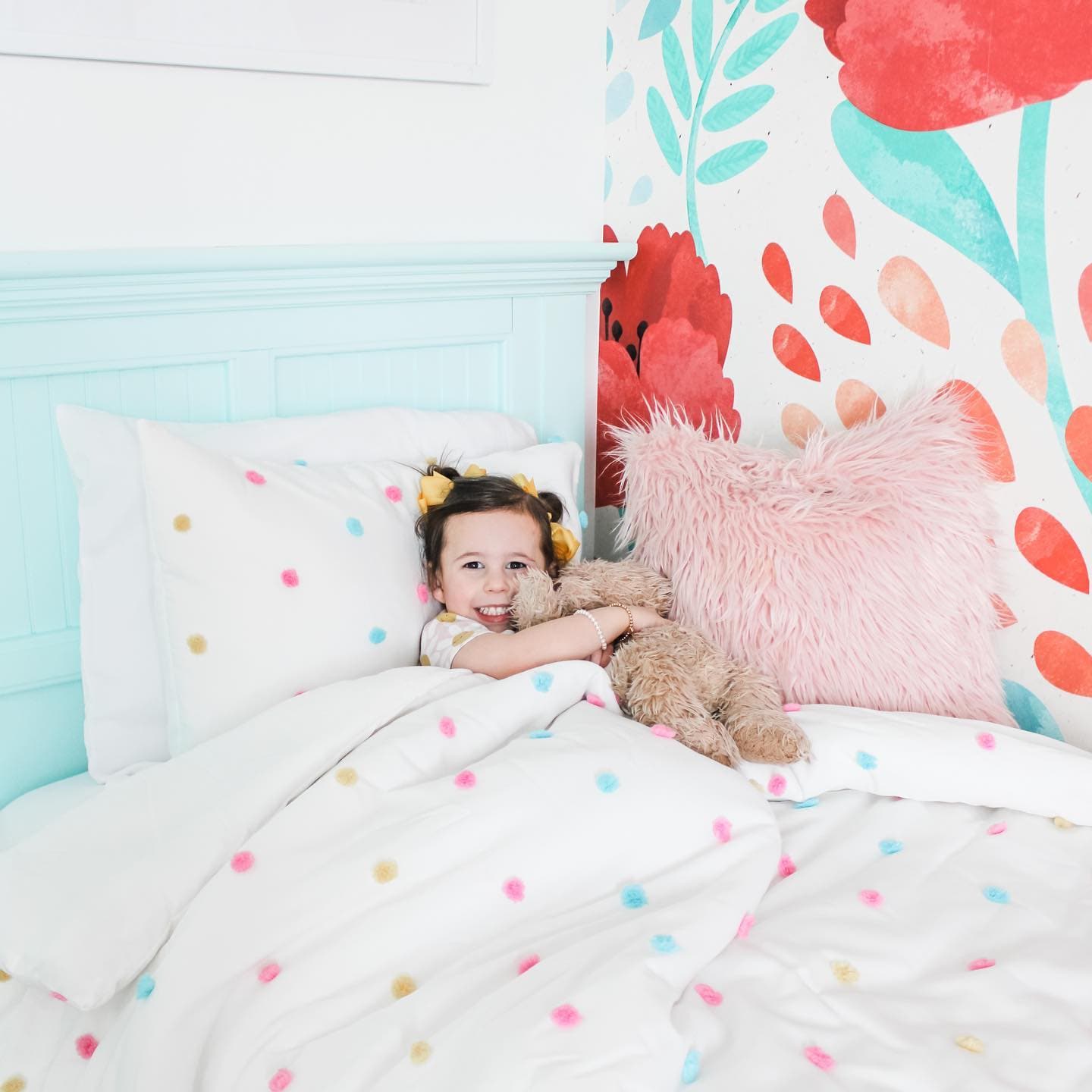 Rainbow Tufted Dot Comforter Set