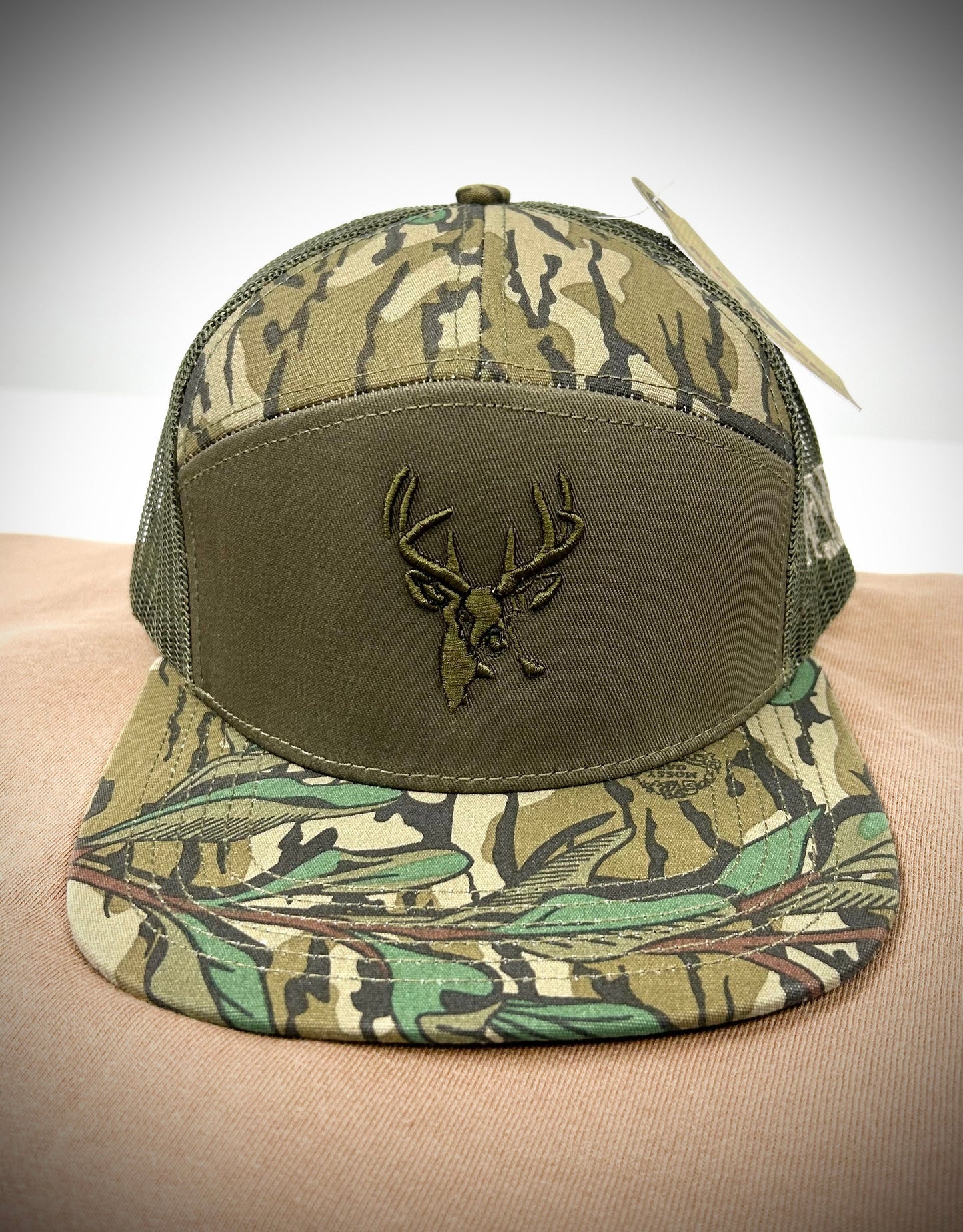 Buck Logo Mossy Oak Greenleaf & Olive