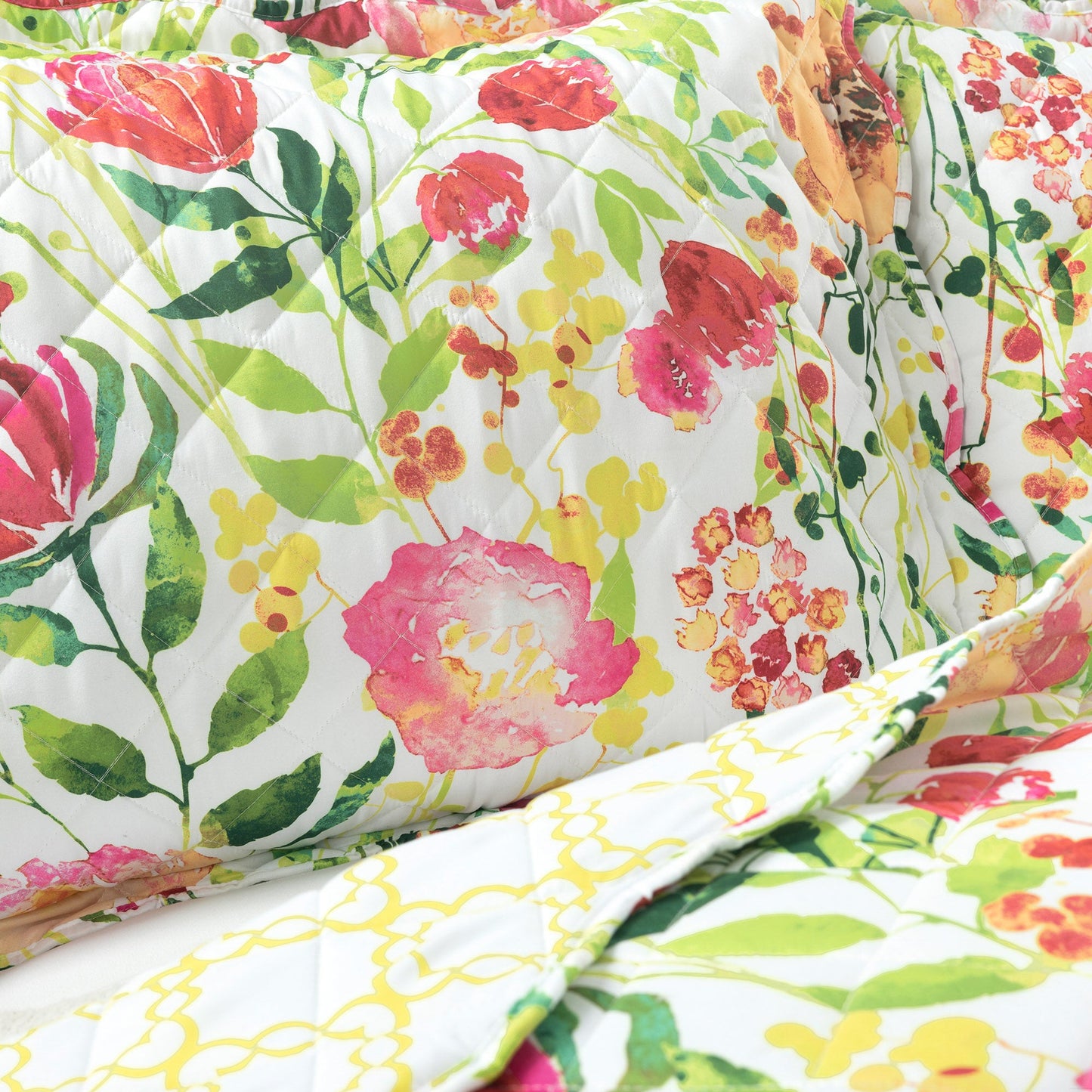 Leilani Watercolor Scallop Edged Floral 3 Piece Quilt Set