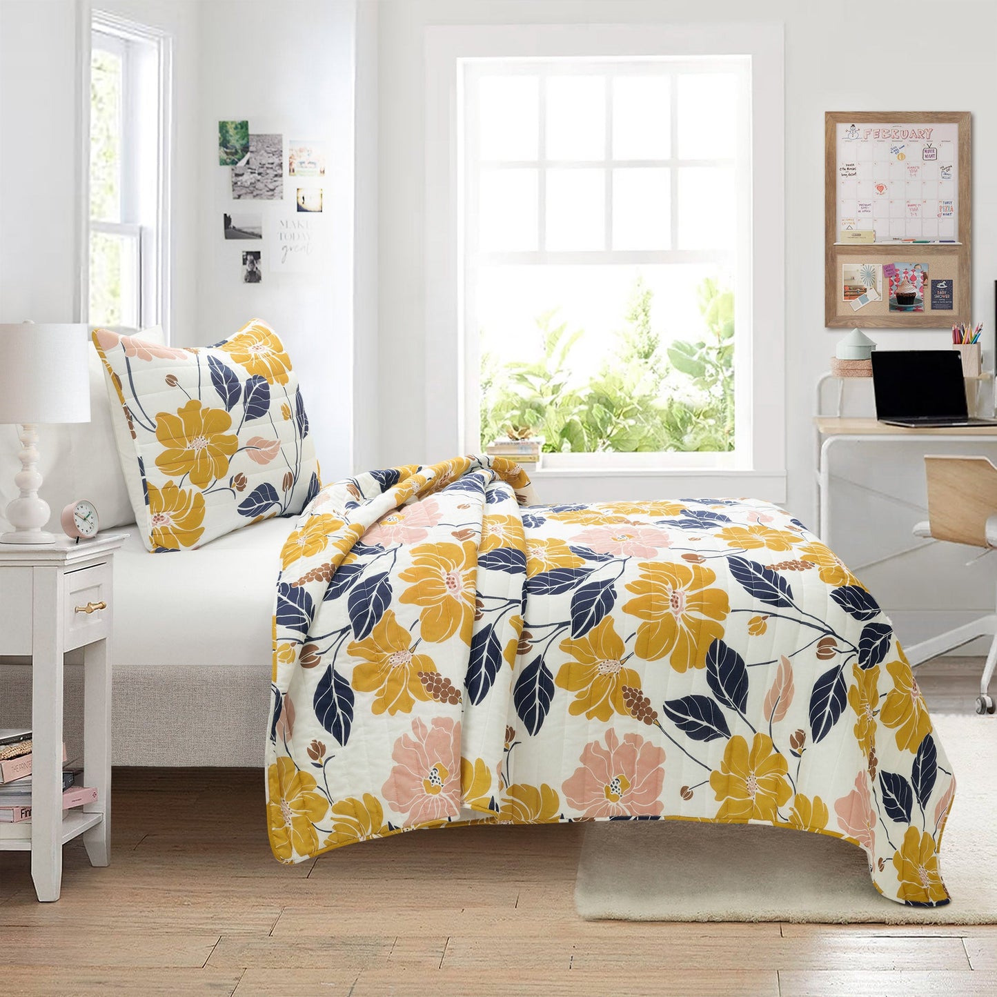 Pop Art Floral Cotton Quilt Set