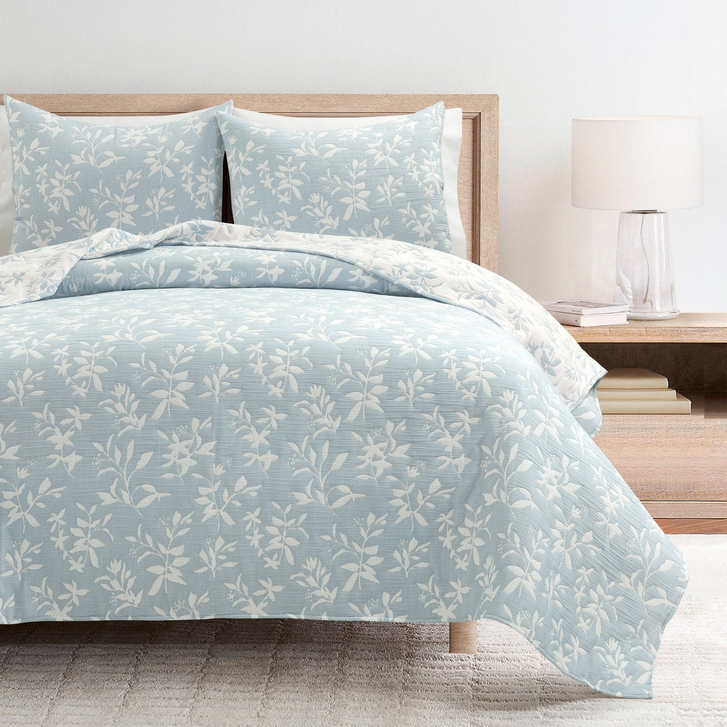 Floral Jacquard Reversible Soft Matelassé 3 Piece Quilt Set