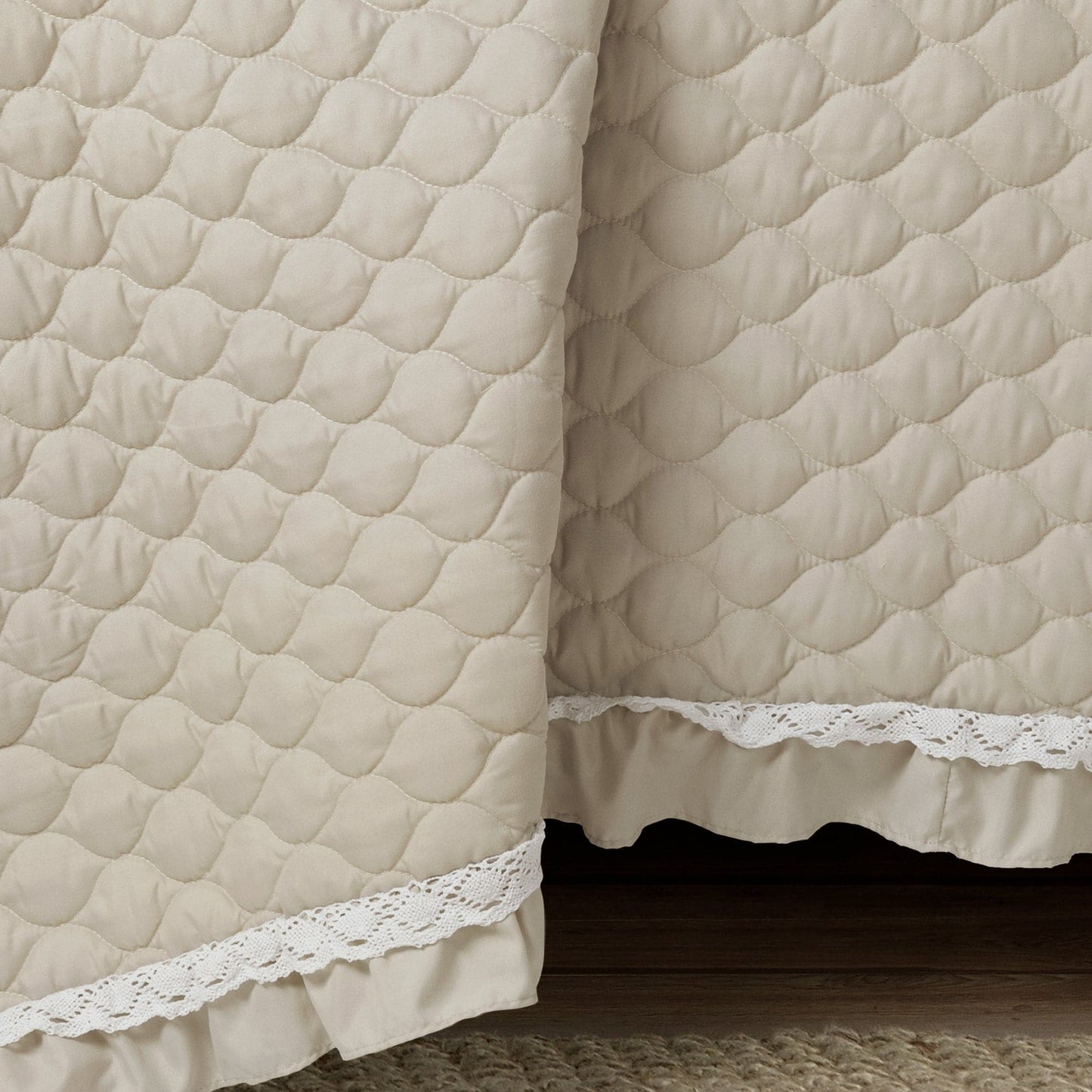 Ella Ruffle Lace 3 Piece Quilt Set