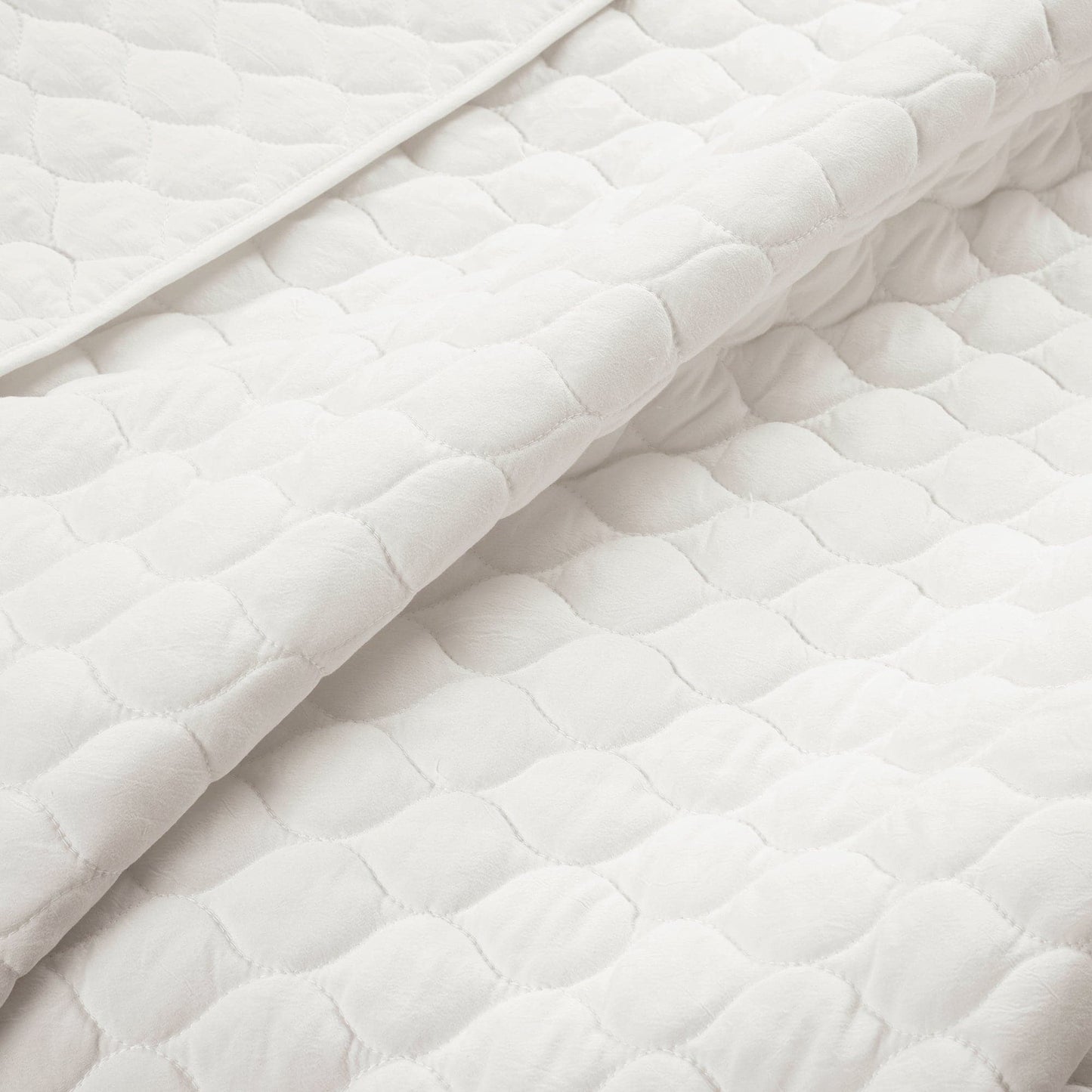 Ella Ruffle Lace 3 Piece Quilt Set