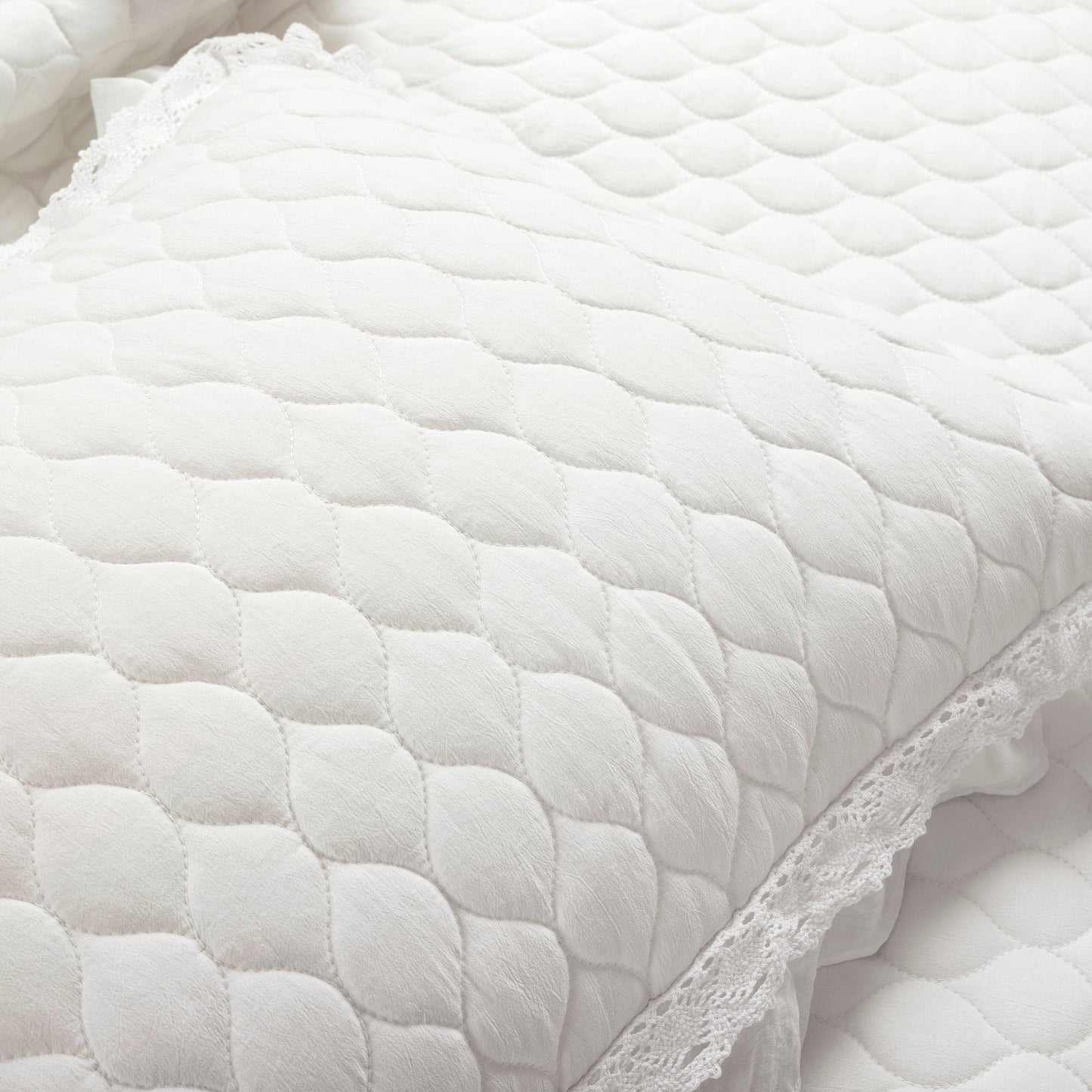 Ella Ruffle Lace 3 Piece Quilt Set