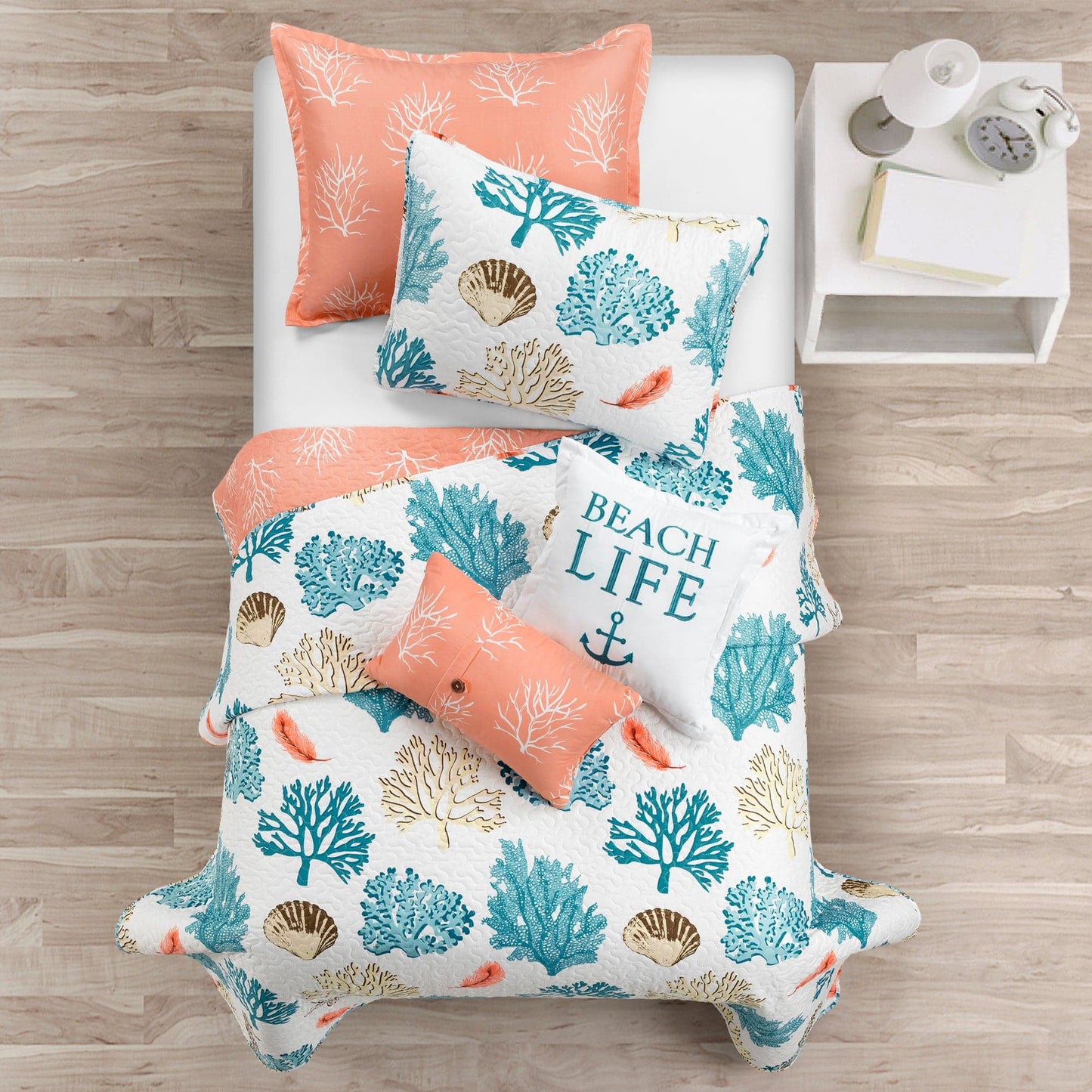 Coastal Reef Feather Reversible Quilt Set