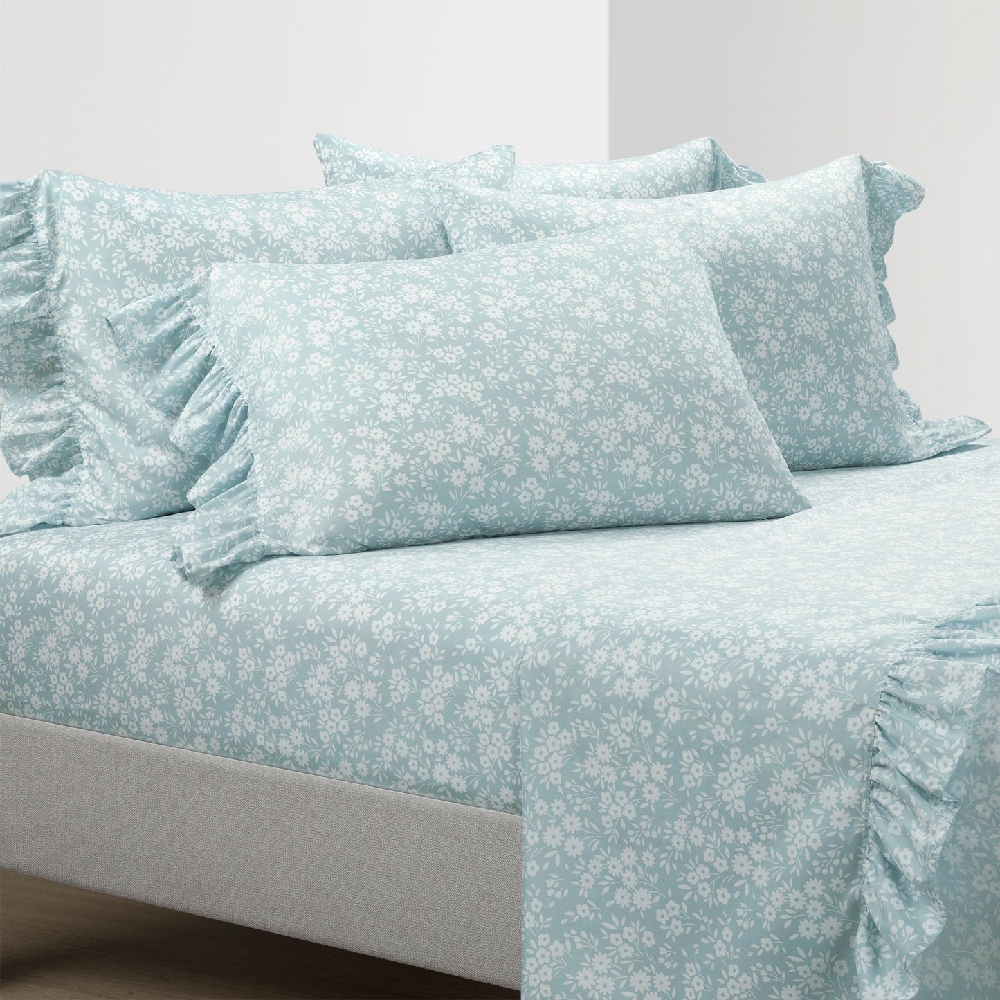 Garden Of Flowers Ruffle Sheet Set