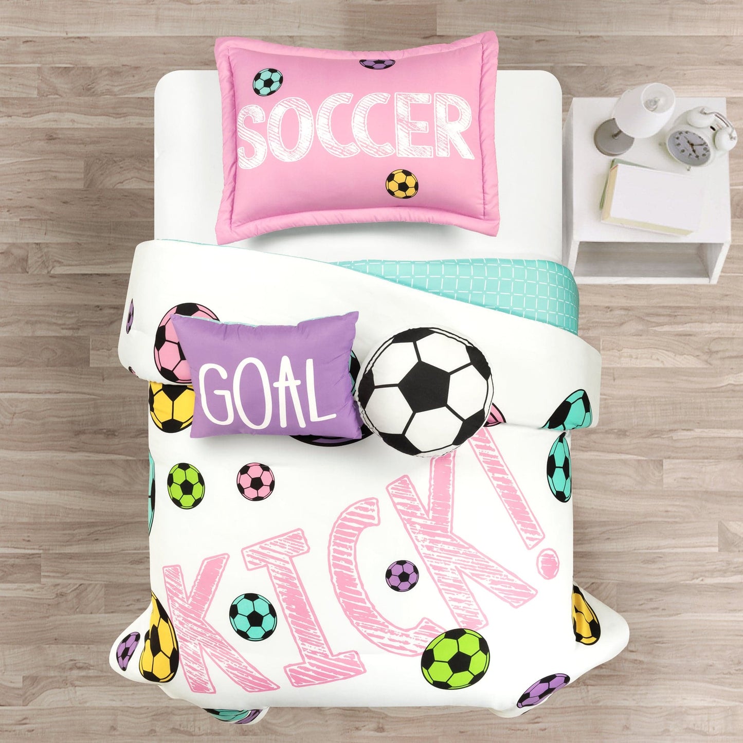 Girls Soccer Kick Comforter Set