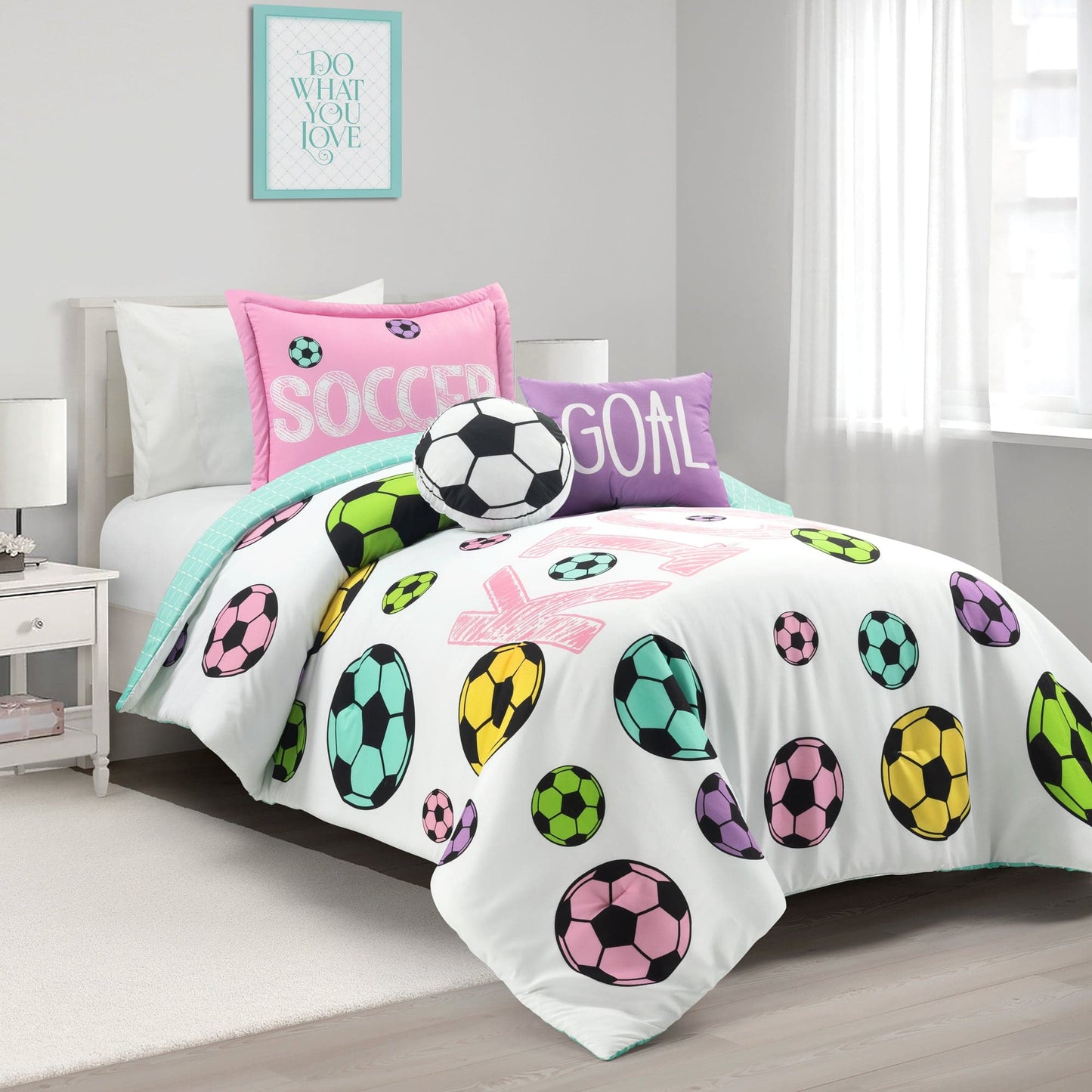 Girls Soccer Kick Comforter Set