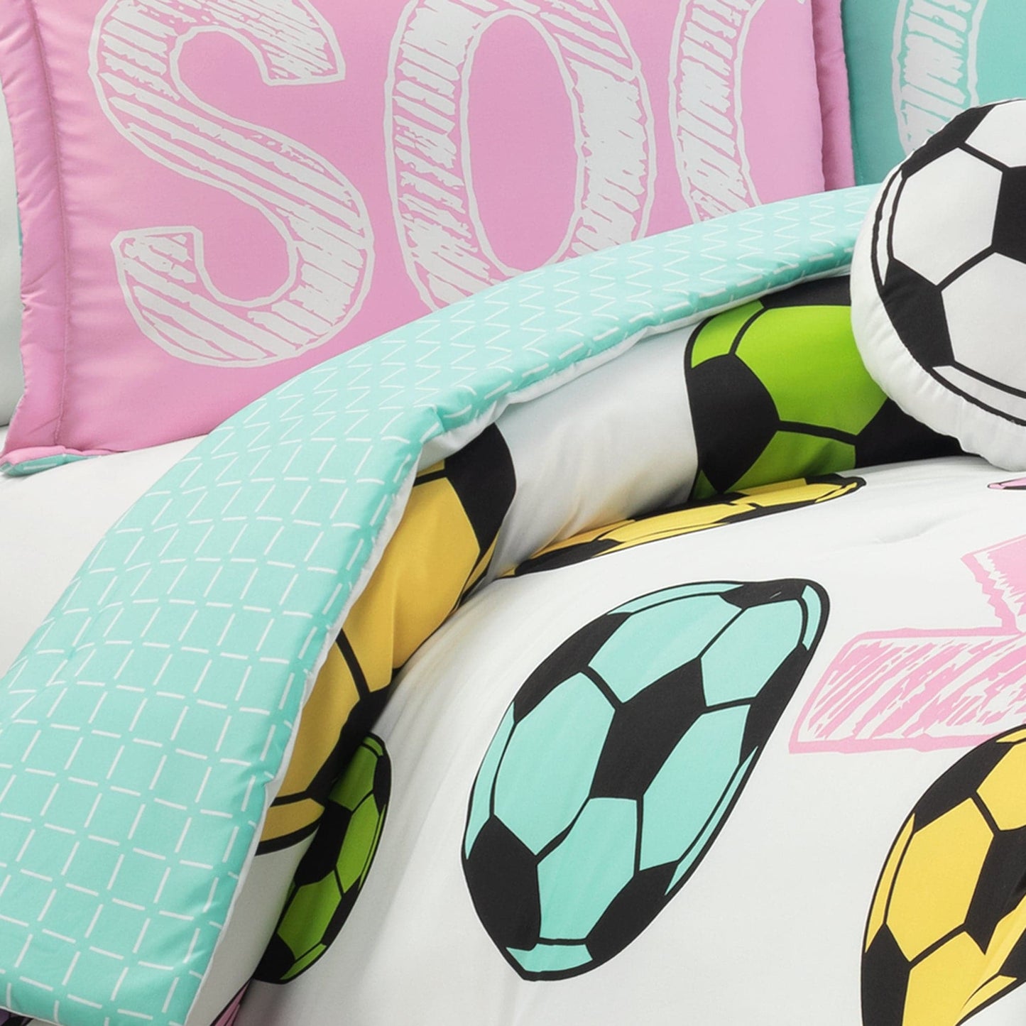 Girls Soccer Kick Comforter Set