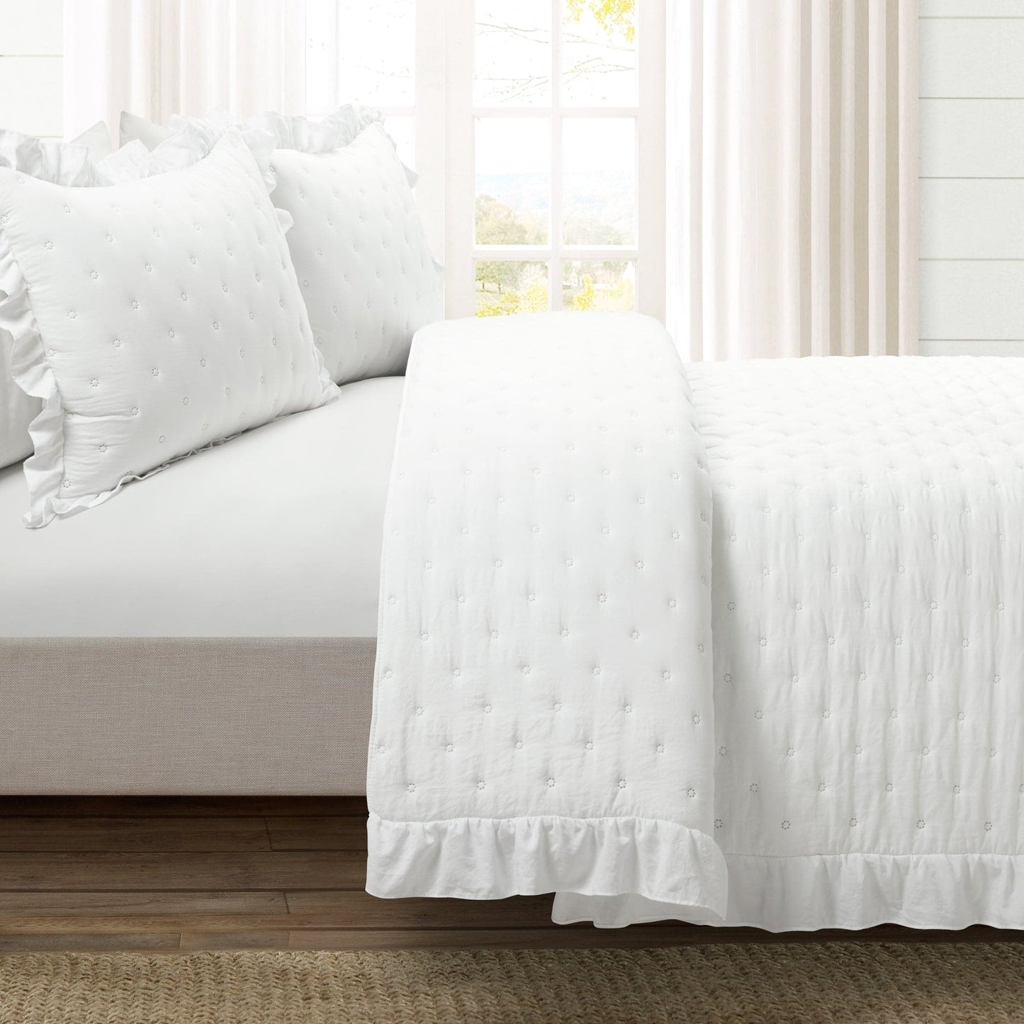 Reyna Ruffle Reversible Oversized 3 Piece Quilt Set