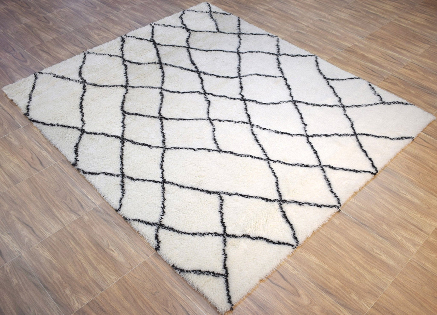 4x6, 5x8 and 8x10 Moroccan Area Rug | White and Black Handmade Rug | TRD2373