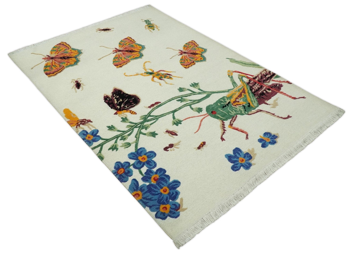 5x7 Ivory Butterfly , Insects and Flower Flatwoven Soumak Wool Hand Made Rug | KNT48