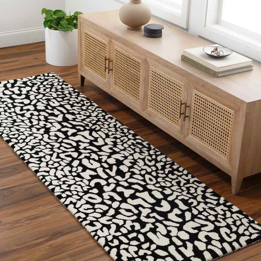 Grenoble Modern Butter/Black Area Rug