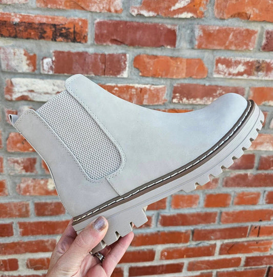 Paden Sand Chelsea Boots