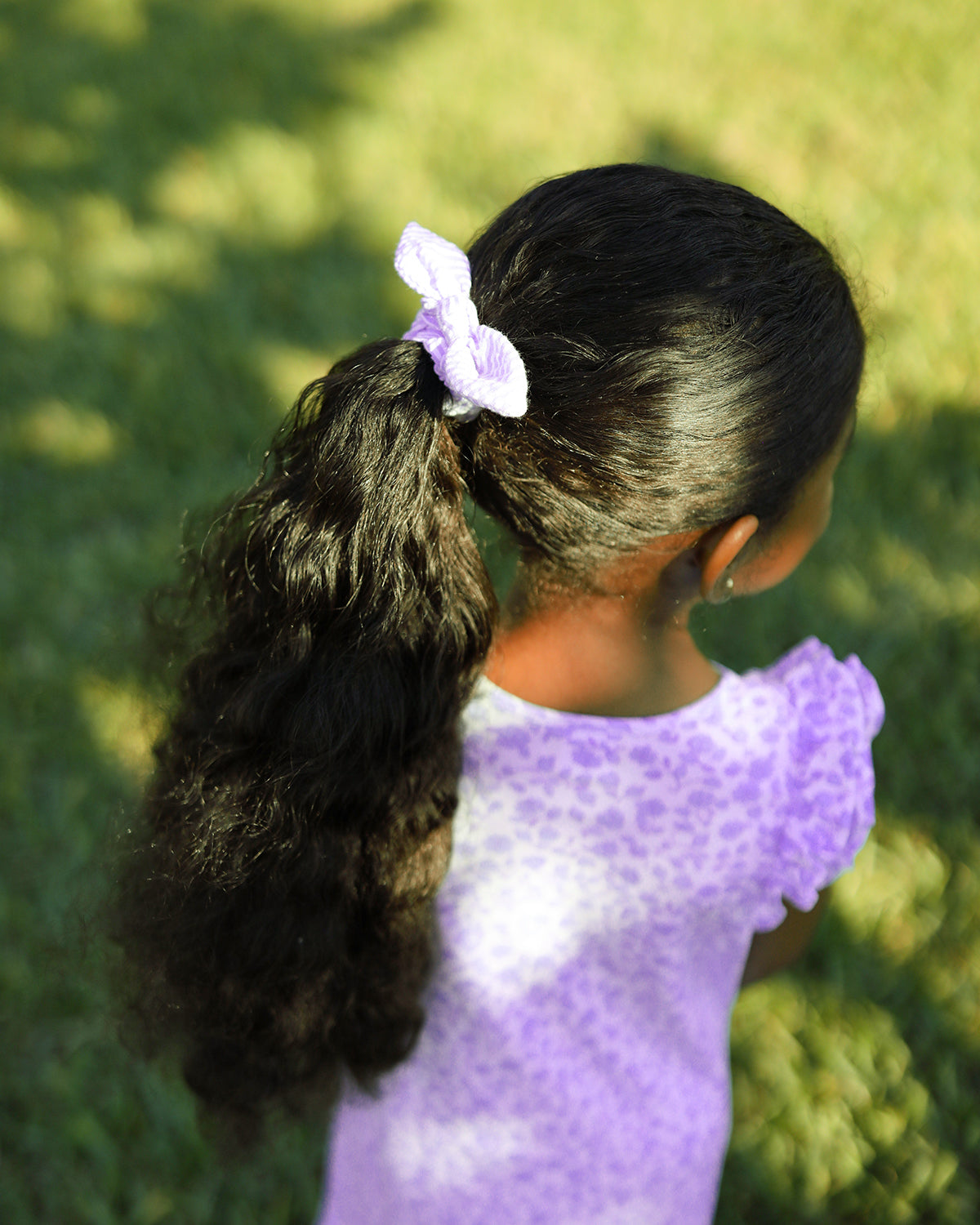 Seersucker Bow Scrunchie in Lavender/White