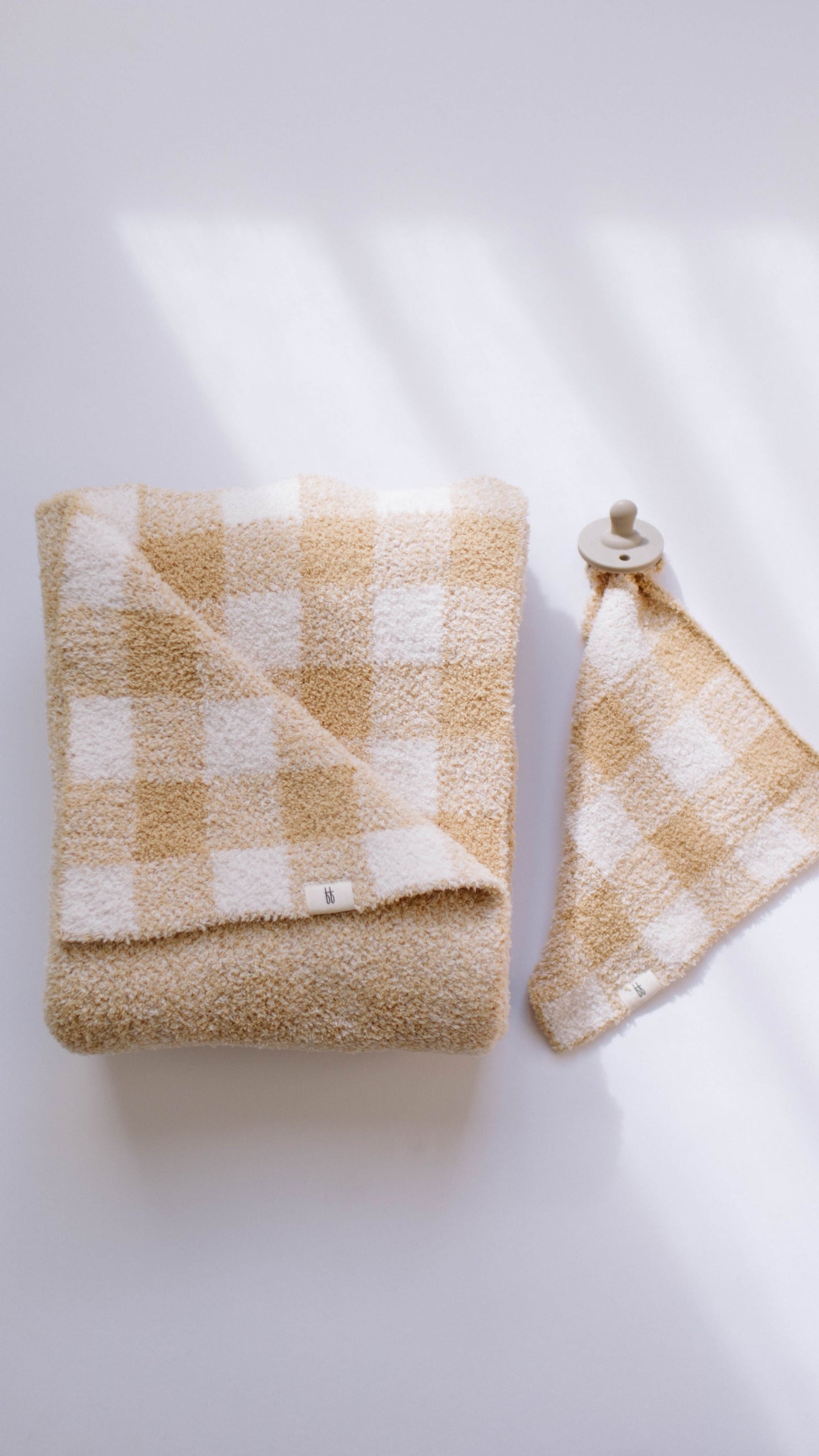 Goldie Gingham | Plush Blanket