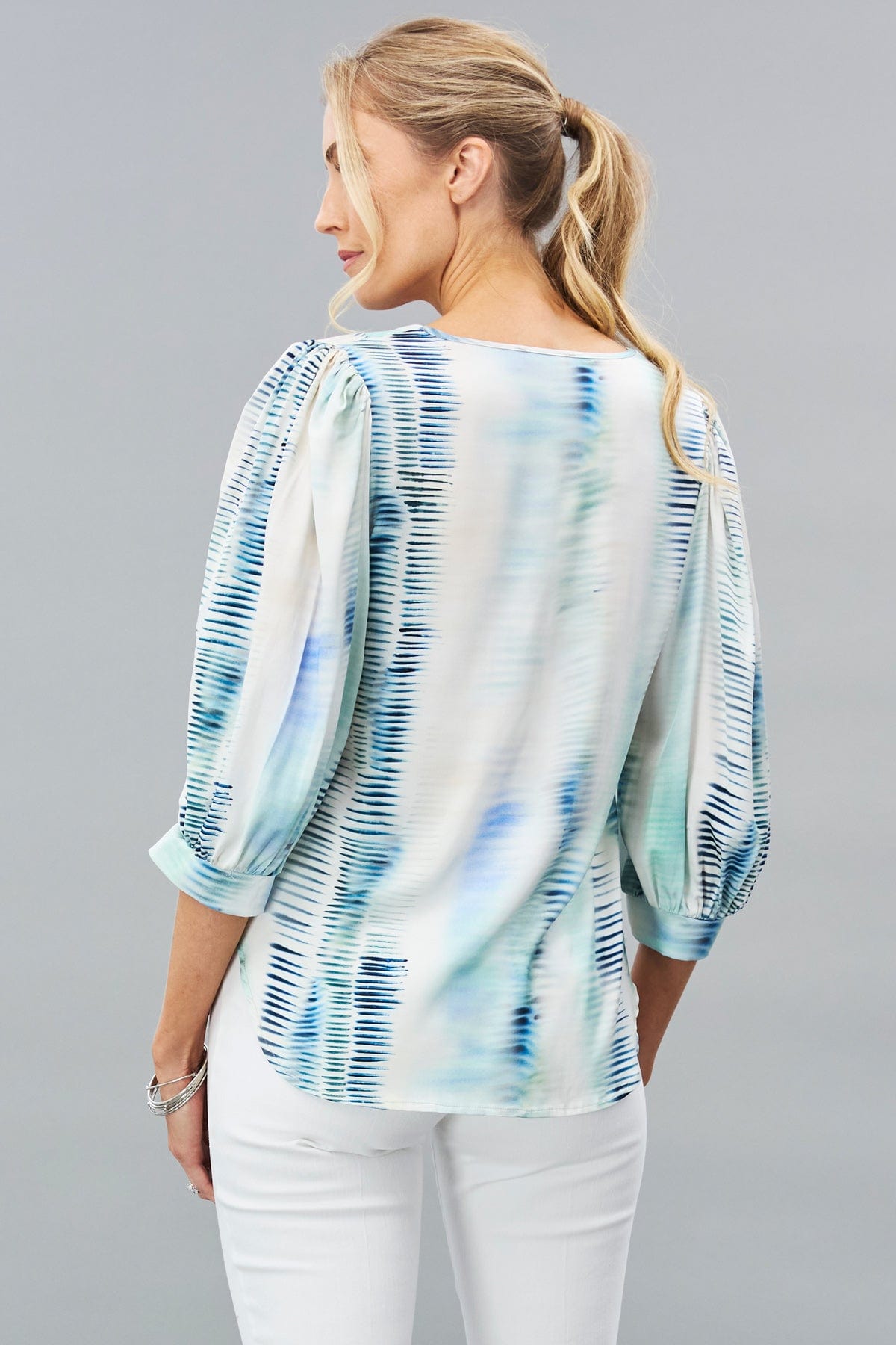 Beach Waves Printed V-Neck