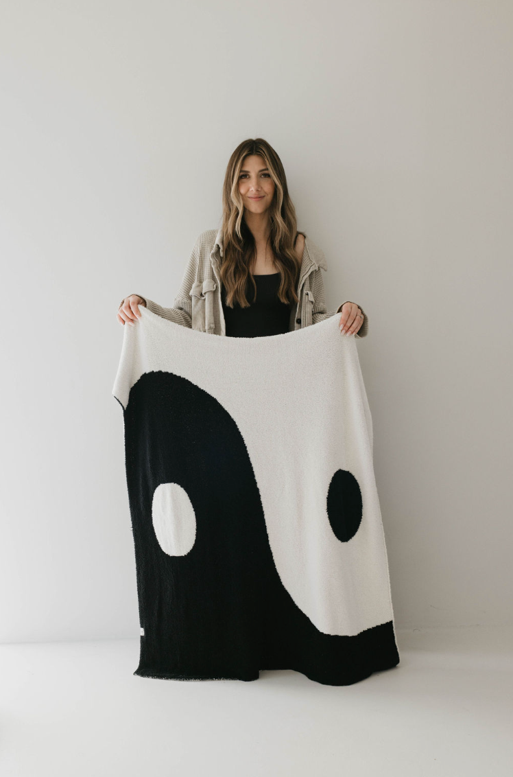 YIN YANG  ☯︎ | Plush Blanket