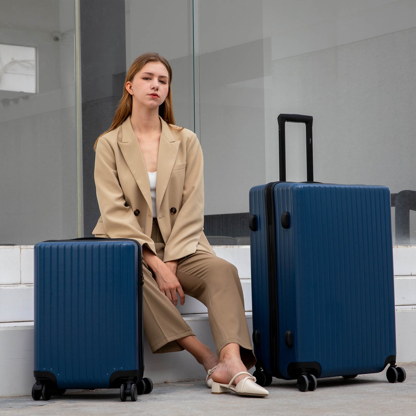 Ocean Large Polycarbonate Check-in Suitcase