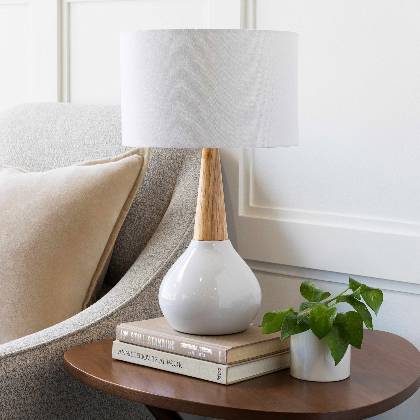 Baugo White Ceramic Table Lamp