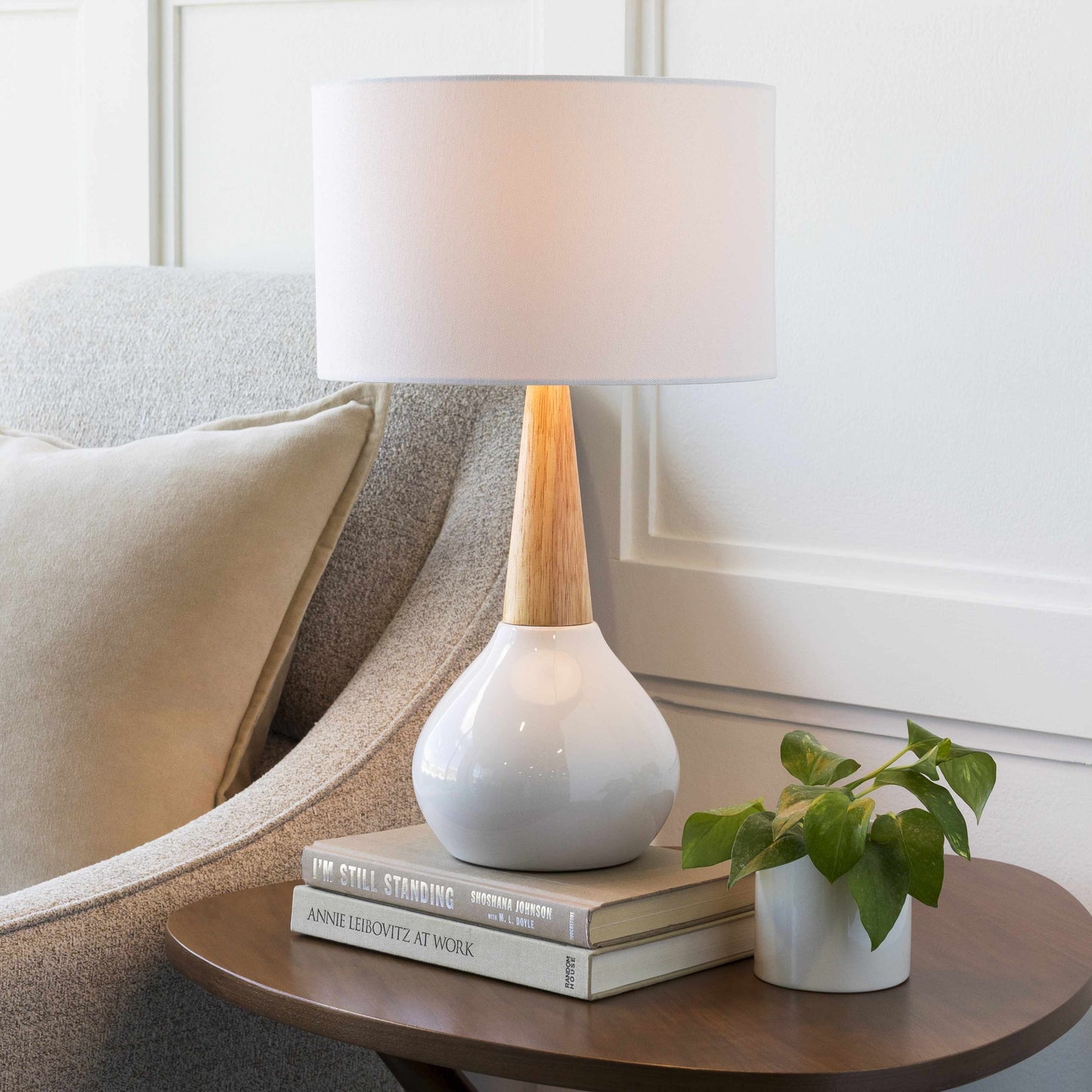 Baugo White Ceramic Table Lamp