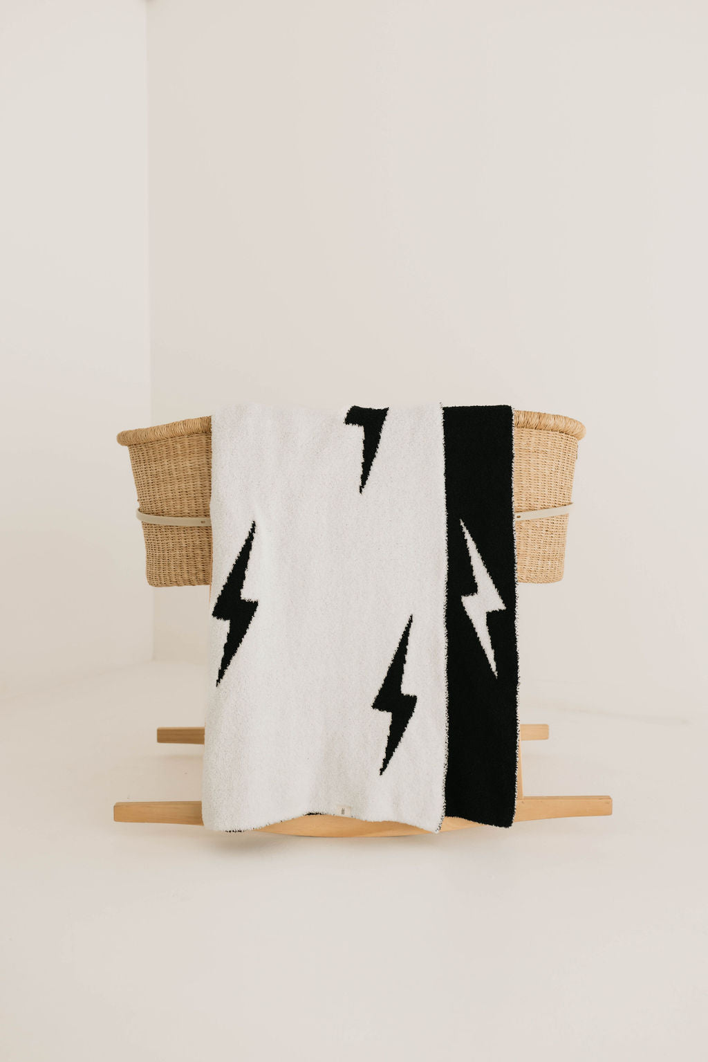 Black & White Lightning Bolt | Plush Blanket