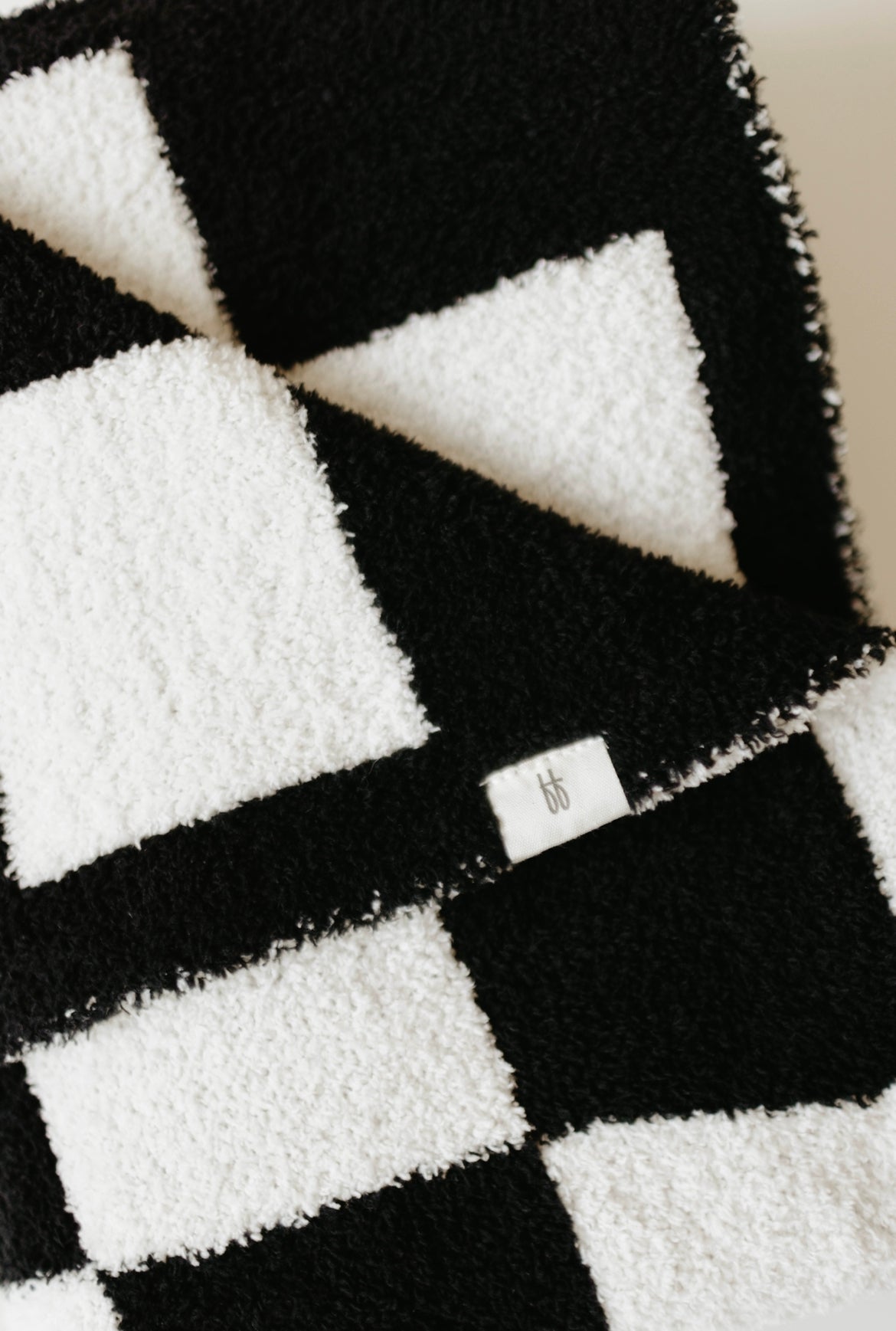 Black & Ivory Checkerboard | Plush Blanket