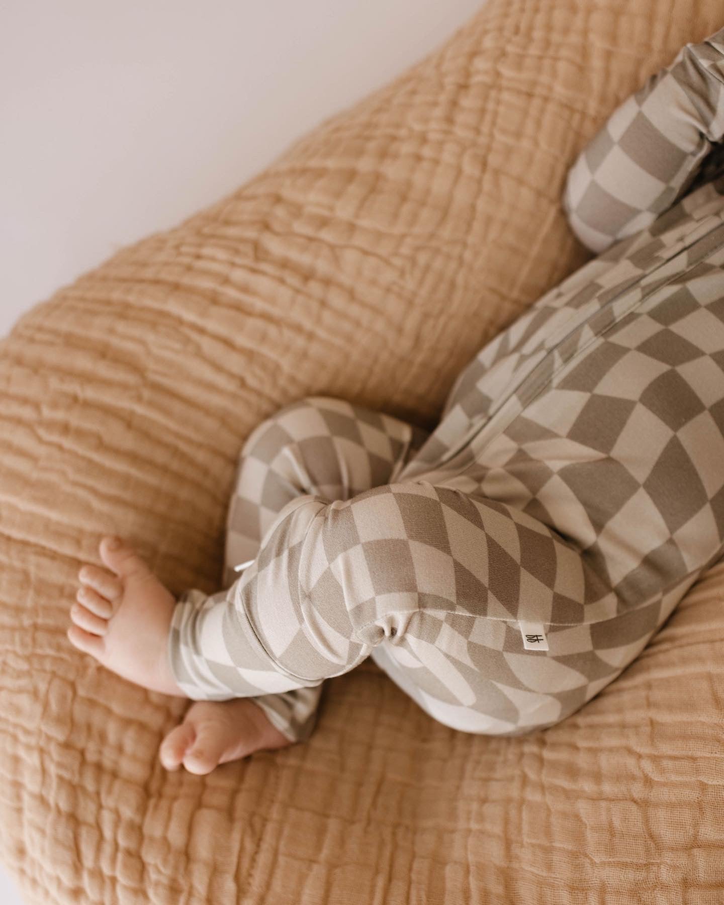 Wavy Checker | Bamboo Zip Pajama