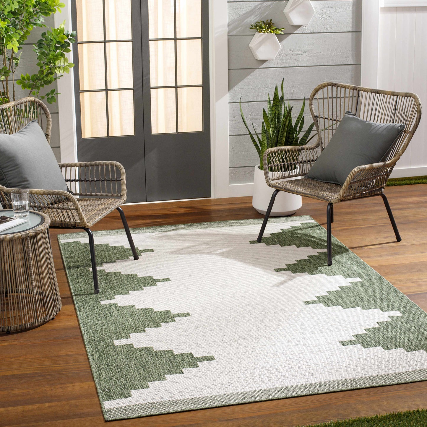 Djugun Green Outdoor Rug