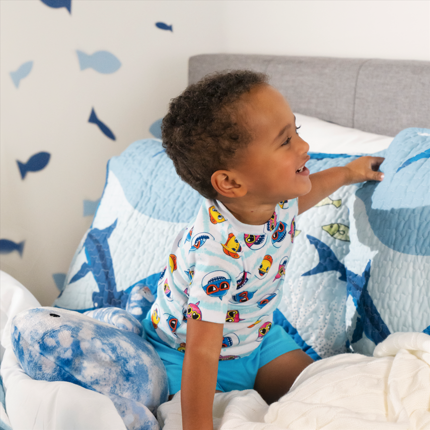 Shark All Over Quilt Set