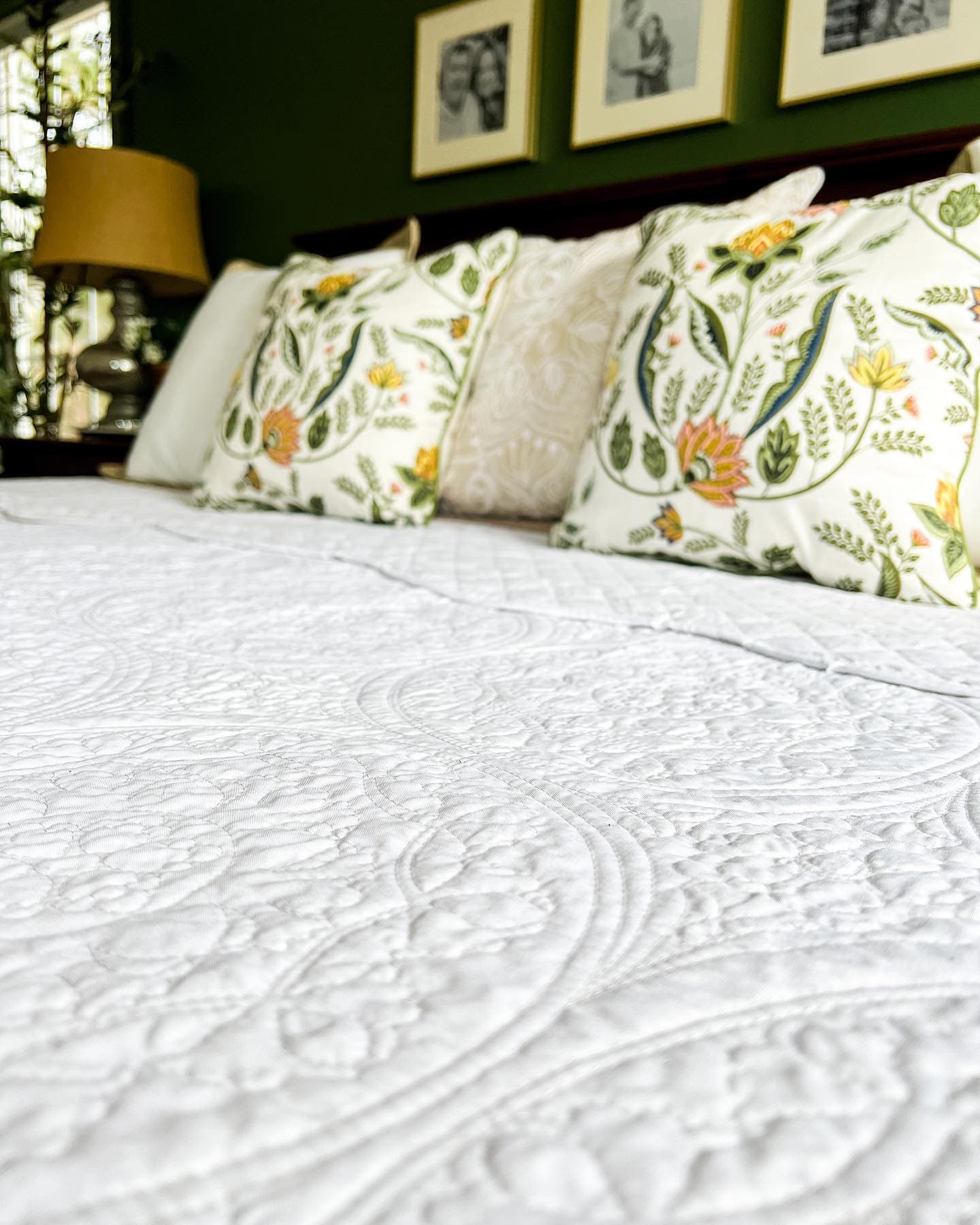 Medallion Scalloped Edge Oversized Bedspread Set